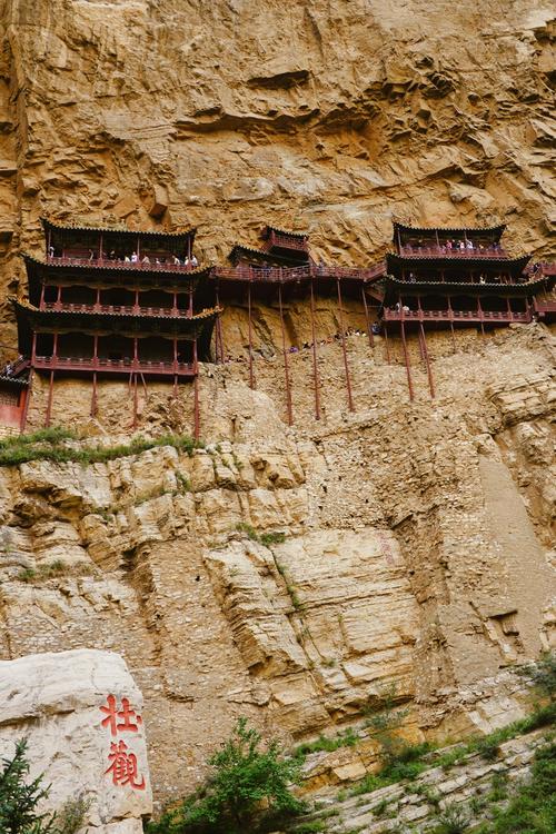 悬空寺如何悬在峭壁千年不倒？-图2