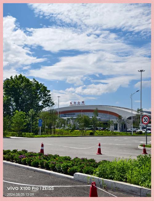 长白山西坡万达度假村有何特色？-图3