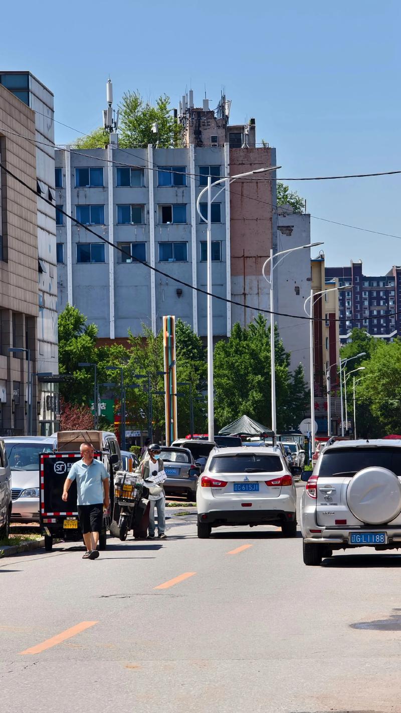 鞍山西道与红旗路交口有何特别？-图1