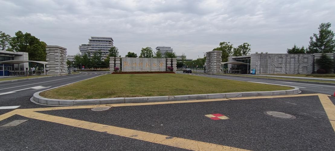 外语学院在白云山西门吗？-图3