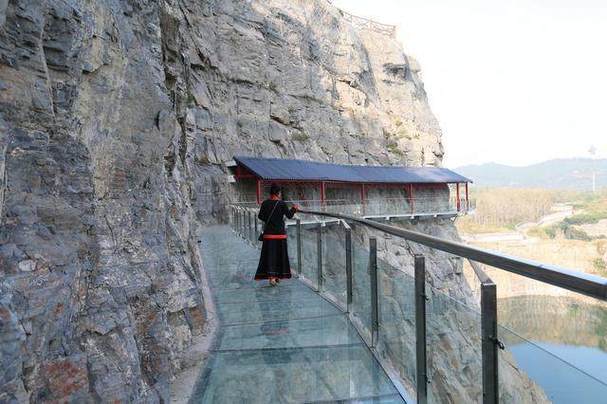 山西玻璃栈道旅游景点，惊险刺激吗？-图3