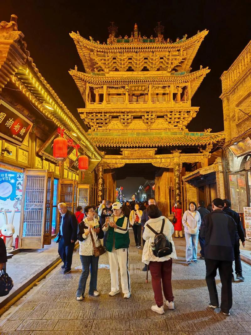 平遥古城夜景为何如此迷人？-图2