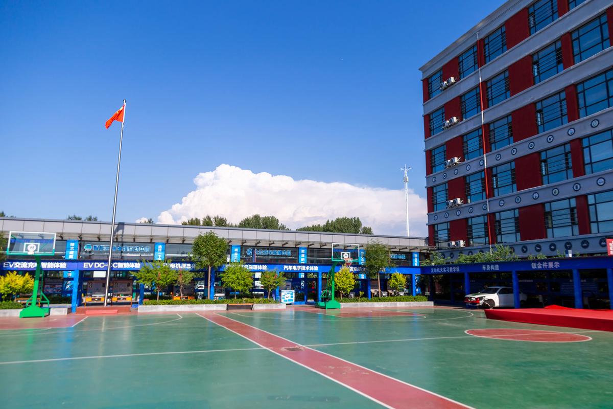 山西电子高级技工学校有何特色？-图1